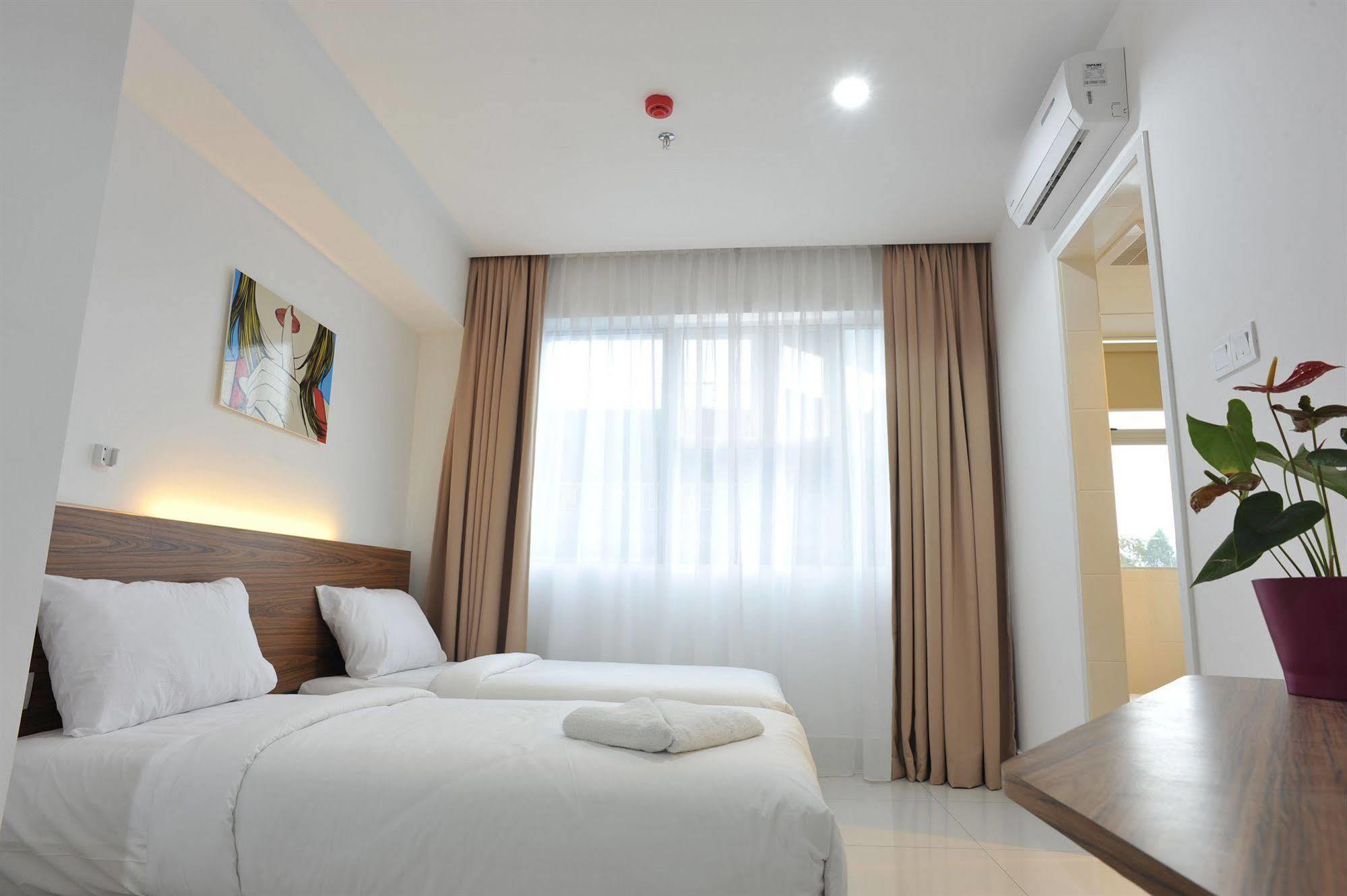 วี โฮเต็ล กัวลาลัมเปอร์ Hotel ภายนอก รูปภาพ